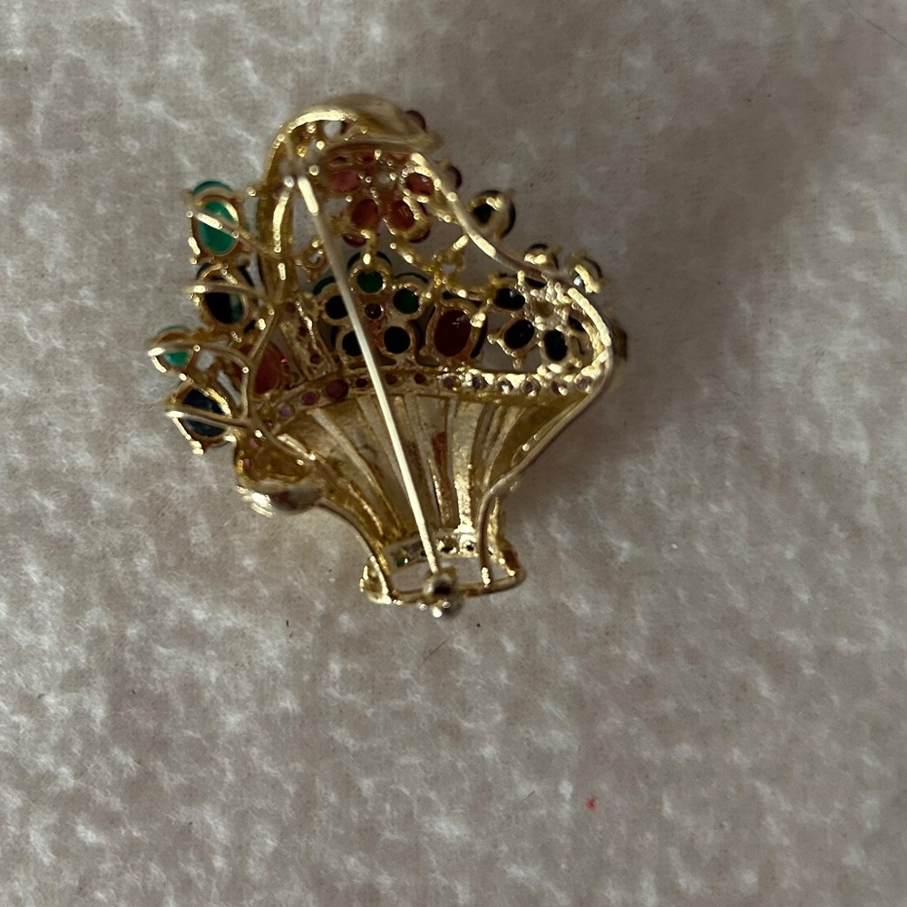Ladies Brooch, Basket filled with assorted gems, Estate circa 1949 - Picture 4 of 4